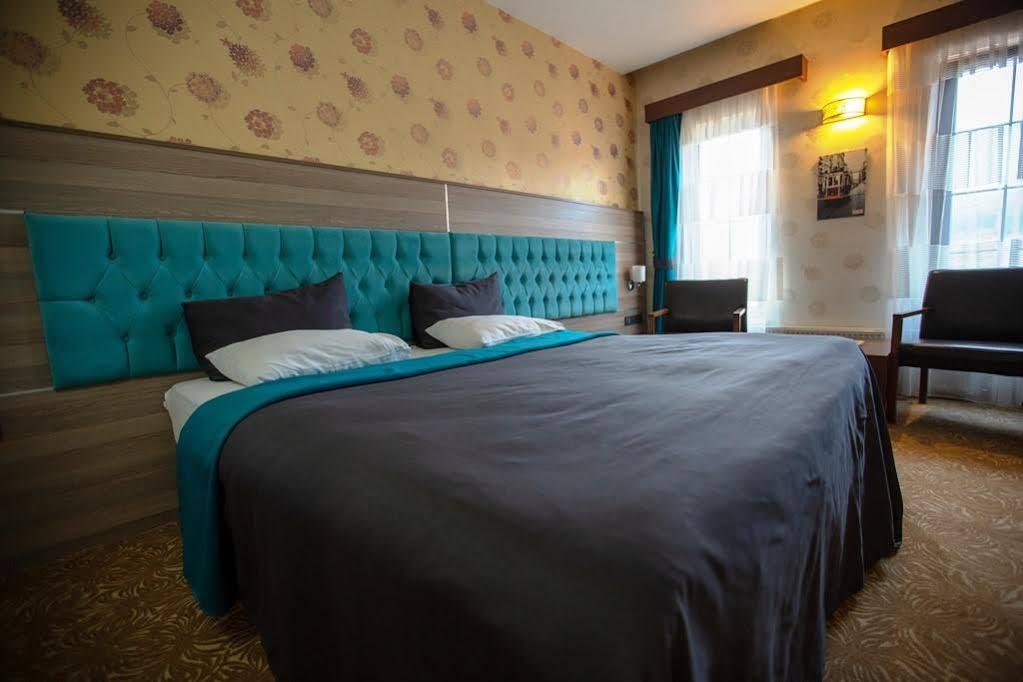Highway Otel Elmalık Εξωτερικό φωτογραφία