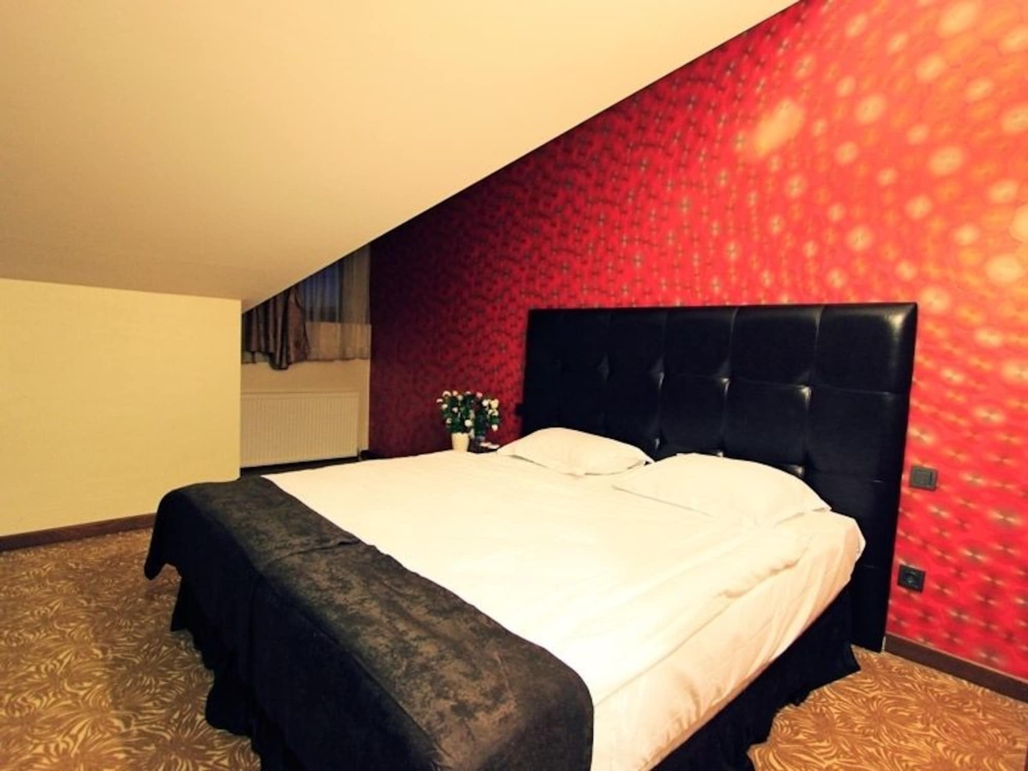 Highway Otel Elmalık Εξωτερικό φωτογραφία