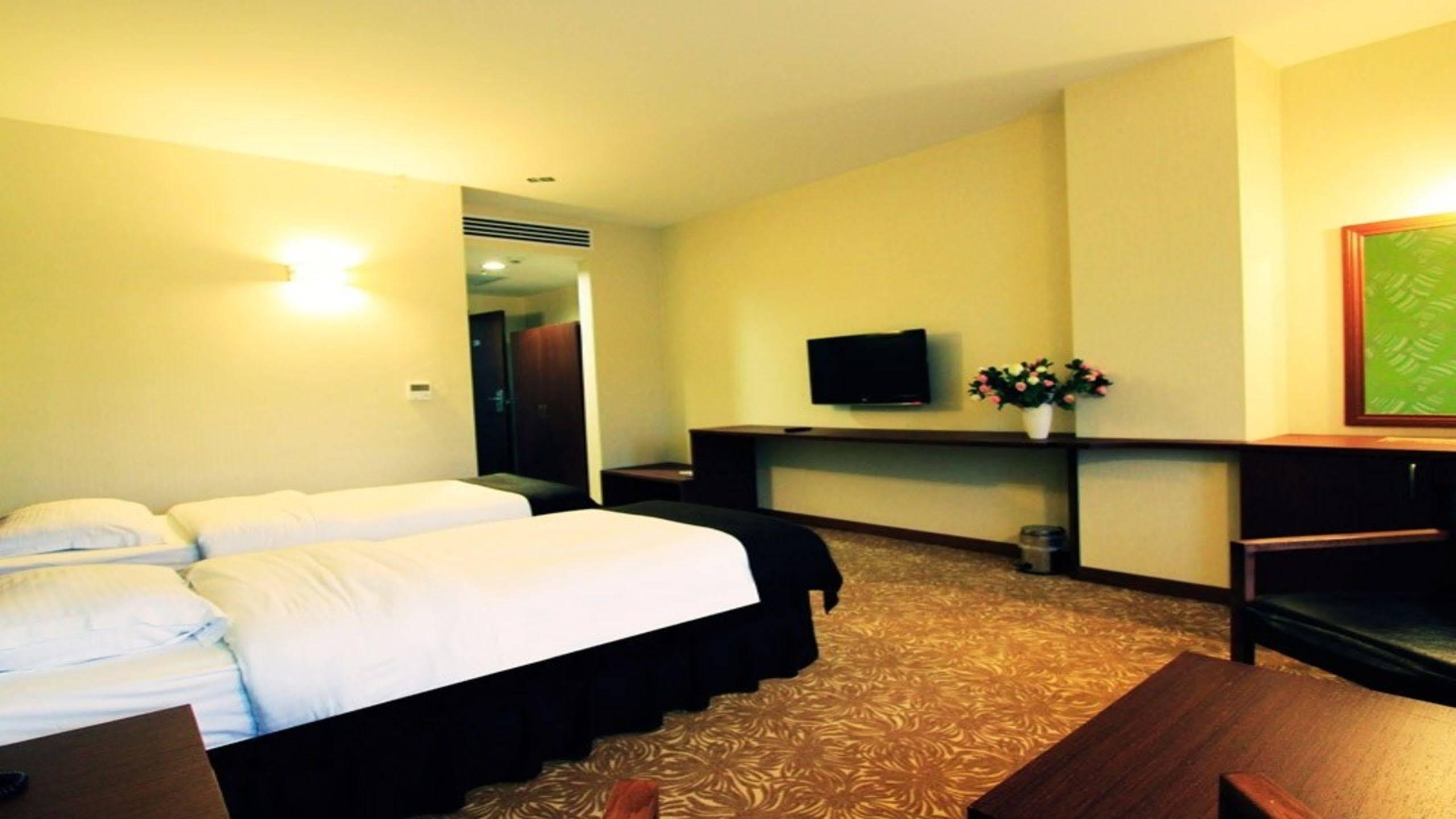 Highway Otel Elmalık Εξωτερικό φωτογραφία