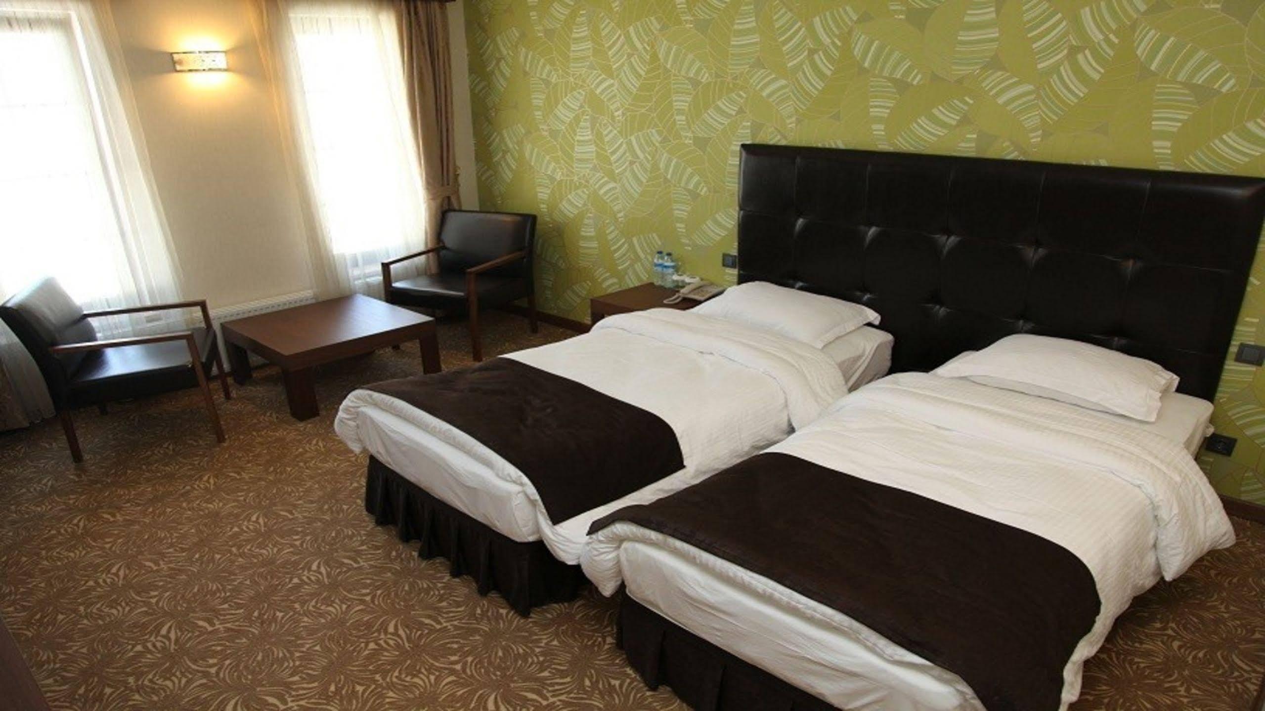 Highway Otel Elmalık Εξωτερικό φωτογραφία